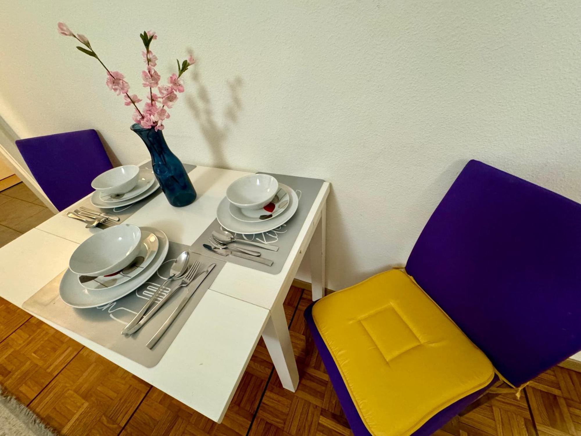 Apartahotel Confort Лозанна Экстерьер фото