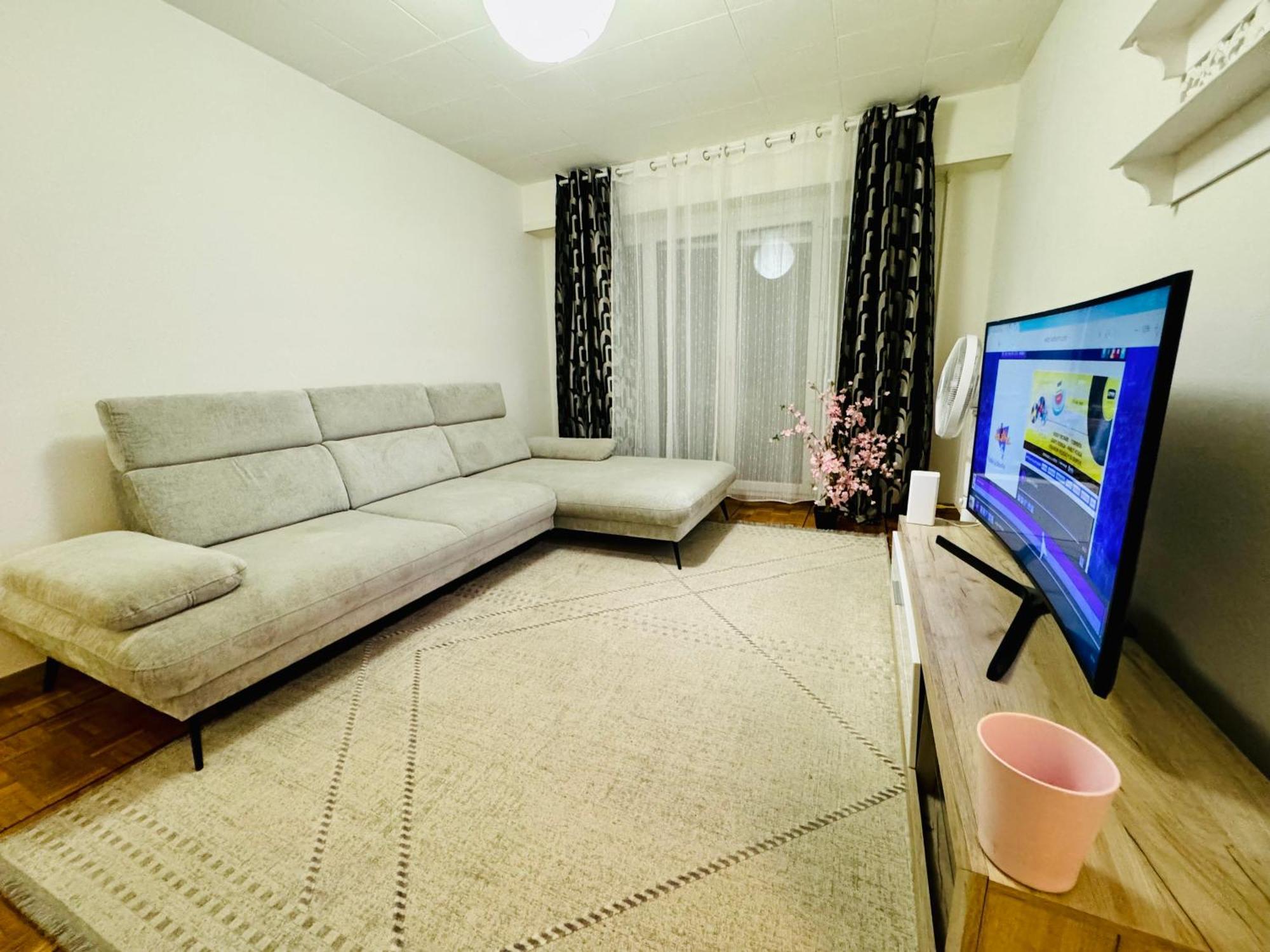 Apartahotel Confort Лозанна Экстерьер фото