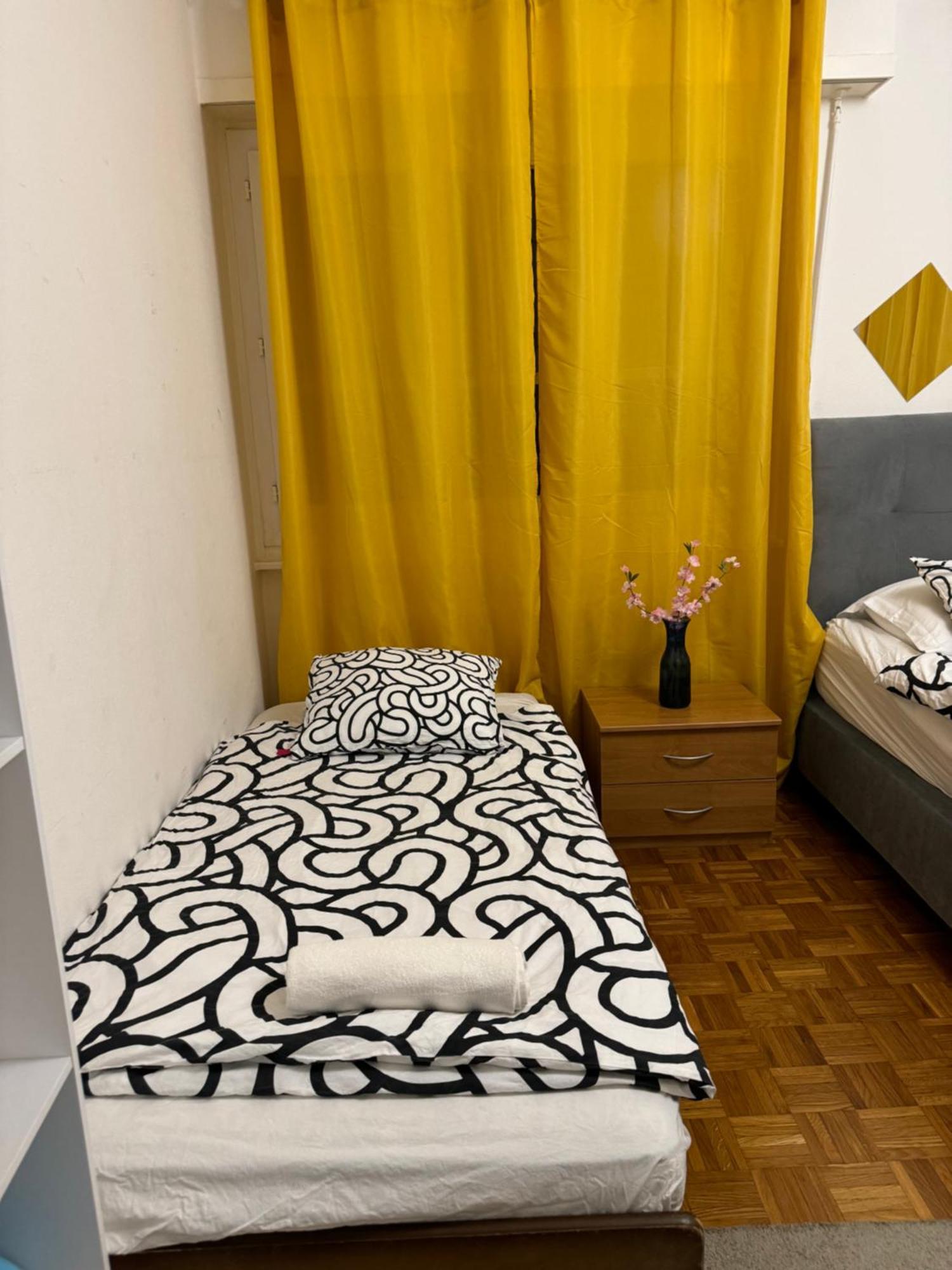 Apartahotel Confort Лозанна Экстерьер фото